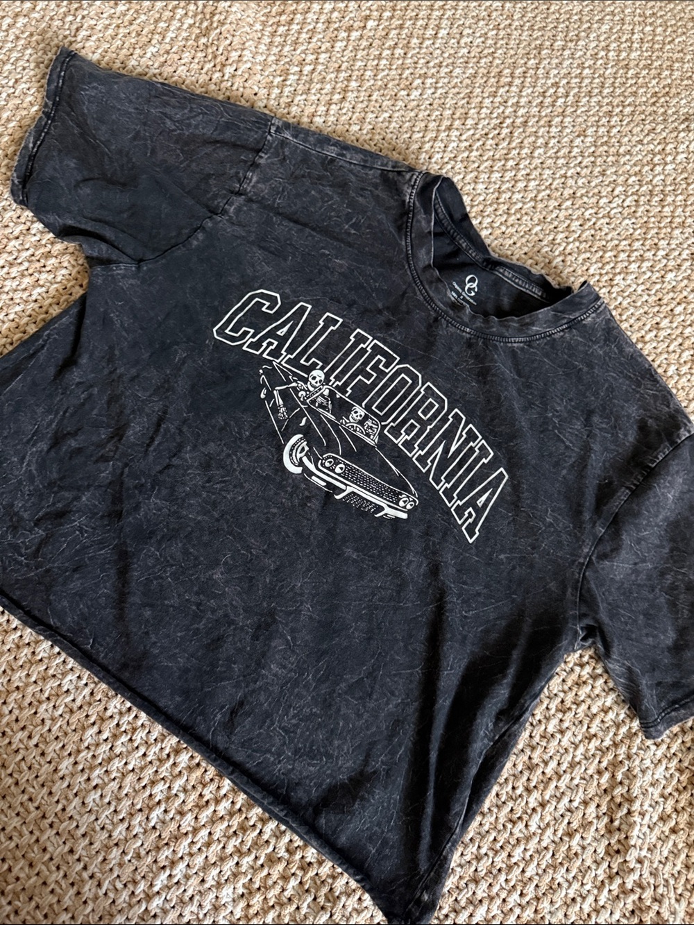 California Graphic Tee - Black & White Vintage Wash